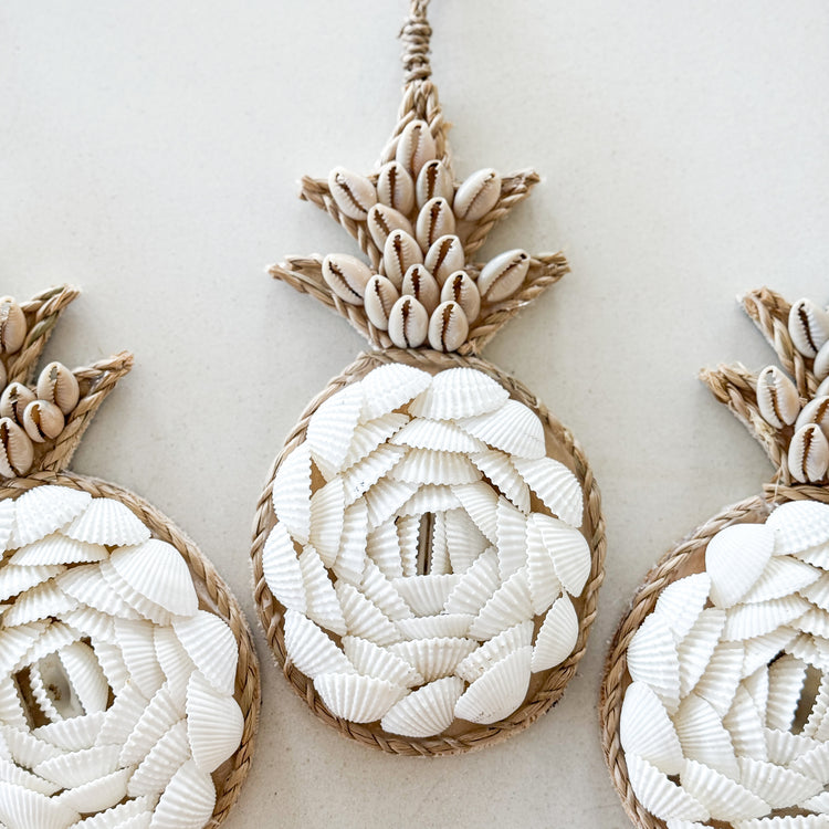 Fiesta Pinapple Hanging | White Shell